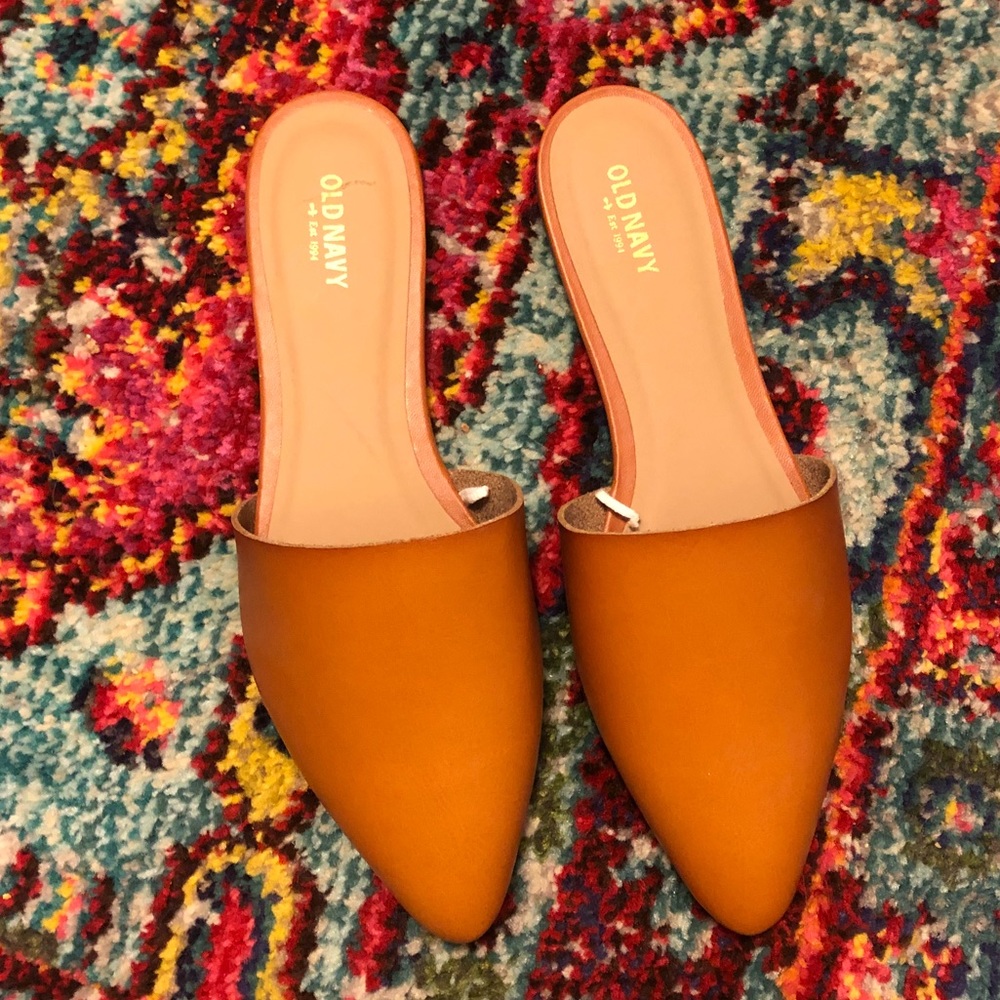 Tan mules